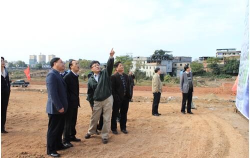 中渡口至瓷都大橋棚戶區(qū)改造、天主教堂保護性修繕現(xiàn)場調度會