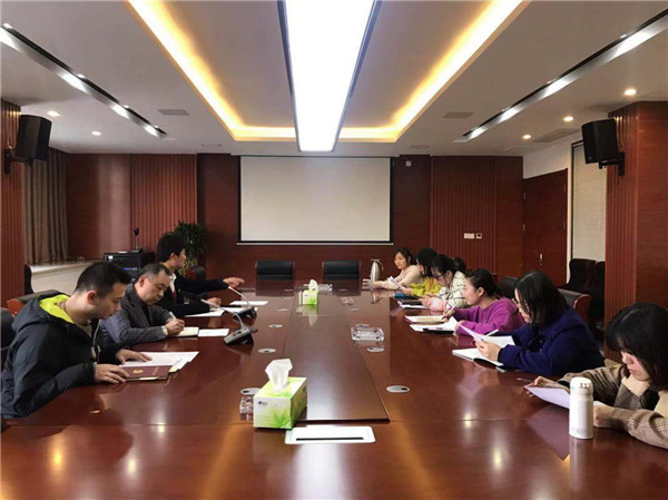 市古鎮(zhèn)公司掀起學(xué)習(xí)黃群、宋月才等四名同志先進(jìn)事跡的熱潮